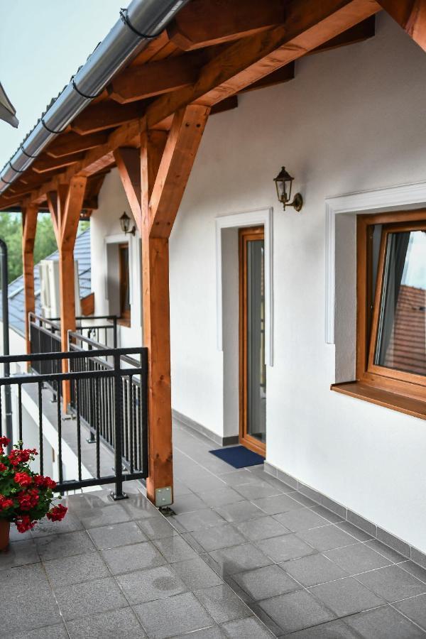 E-Vasko Panzio Borpince Bed & Breakfast Tokaj Luaran gambar