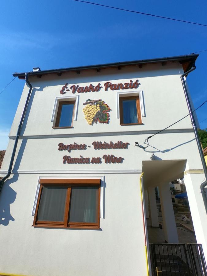 E-Vasko Panzio Borpince Bed & Breakfast Tokaj Luaran gambar